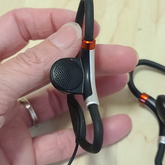 Sony wired Sports headphones - Picture 7 of 9